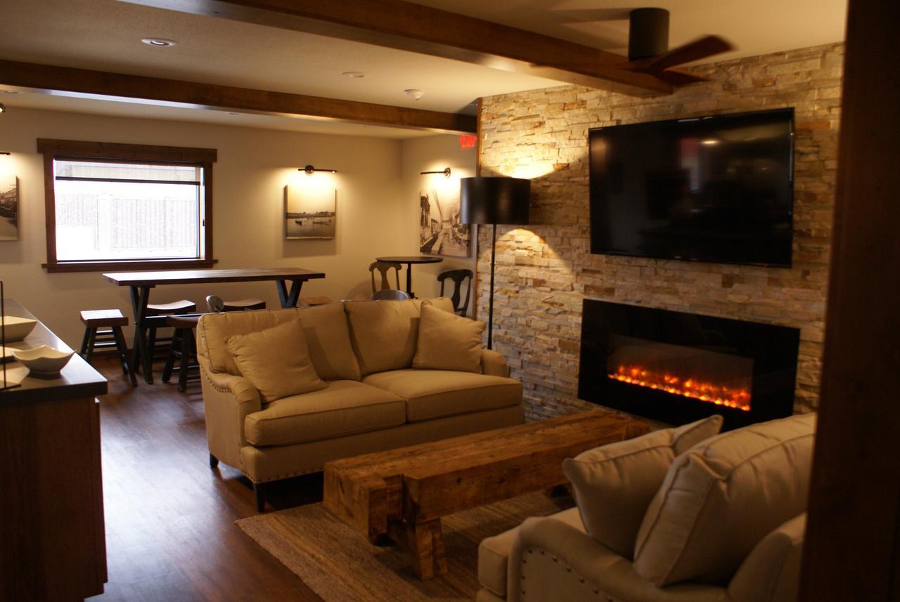Boarders Inn & Suites By Cobblestone Hotels - Syracuse エクステリア 写真