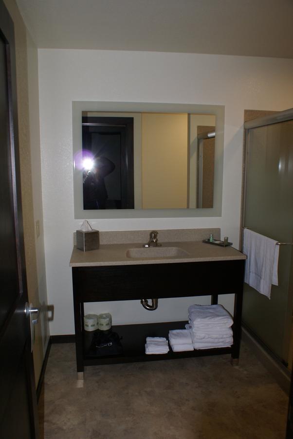 Boarders Inn & Suites By Cobblestone Hotels - Syracuse エクステリア 写真