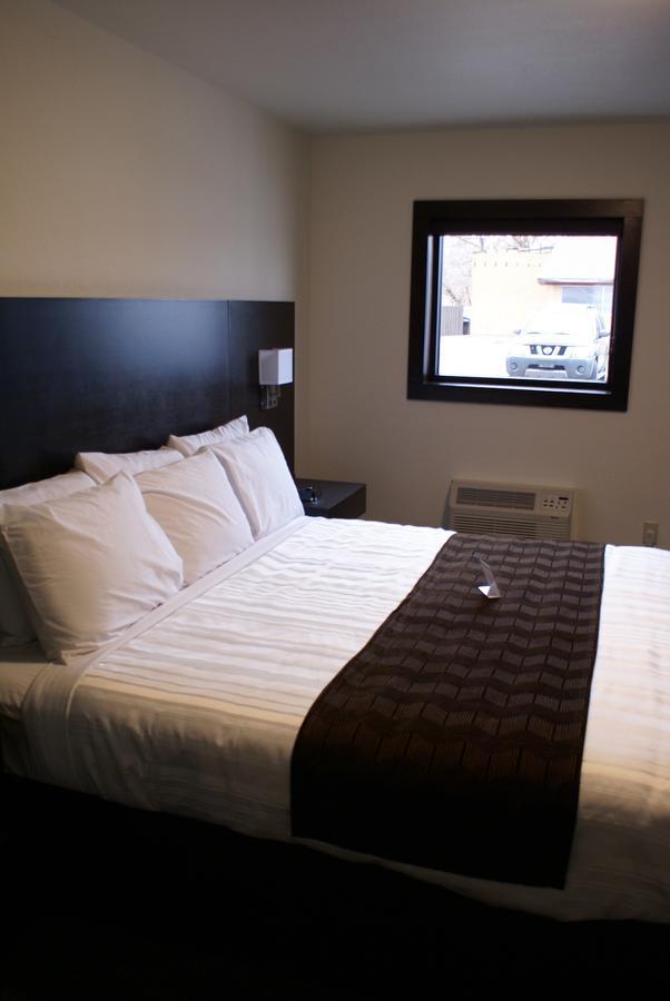 Boarders Inn & Suites By Cobblestone Hotels - Syracuse エクステリア 写真