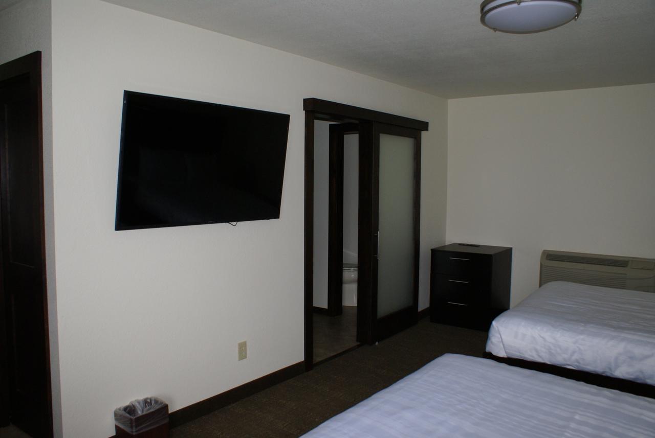 Boarders Inn & Suites By Cobblestone Hotels - Syracuse エクステリア 写真