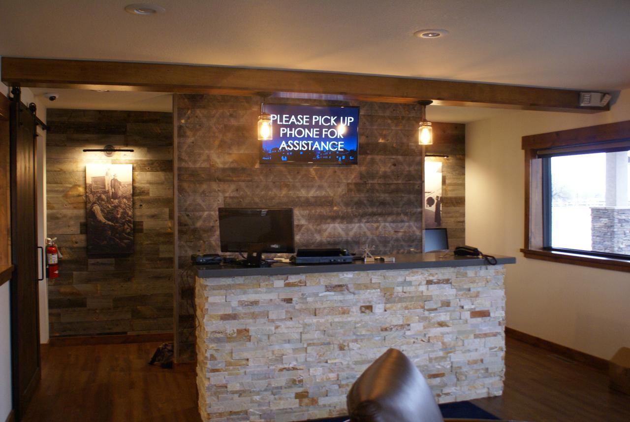 Boarders Inn & Suites By Cobblestone Hotels - Syracuse エクステリア 写真