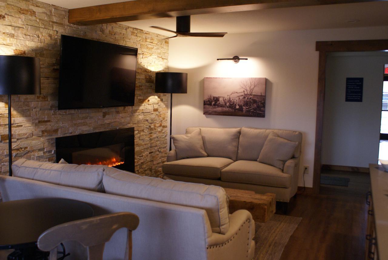 Boarders Inn & Suites By Cobblestone Hotels - Syracuse エクステリア 写真