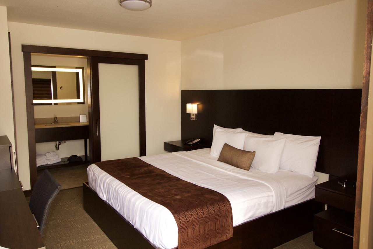 Boarders Inn & Suites By Cobblestone Hotels - Syracuse エクステリア 写真