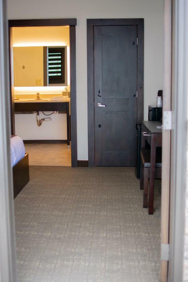 Boarders Inn & Suites By Cobblestone Hotels - Syracuse エクステリア 写真