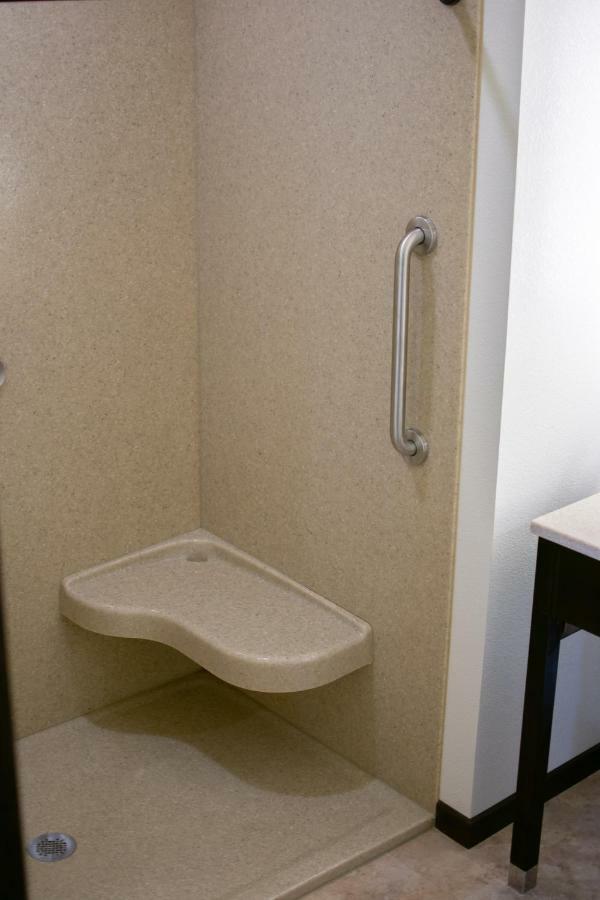 Boarders Inn & Suites By Cobblestone Hotels - Syracuse エクステリア 写真